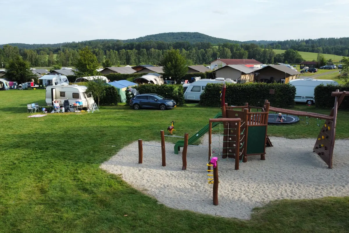 De mooiste campings in Ústí nad Labem — met Camping De Regenboog / Kemp Sluknov in de spotlight