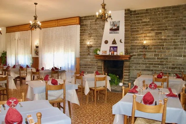 Area sosta Albergo Poli