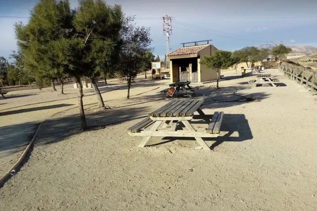 Zona de Acampada Fuente de la Higuera