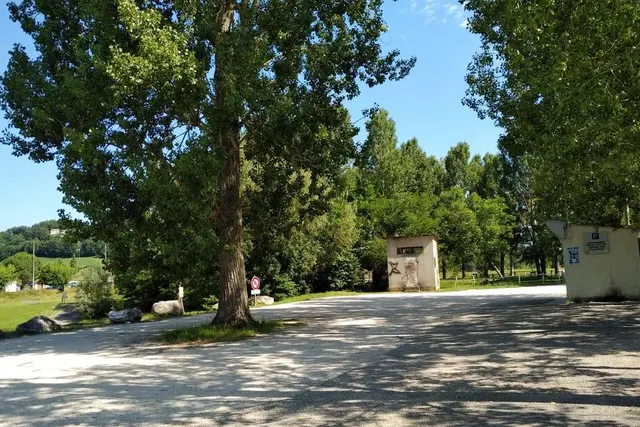 Aire de Camping Car - Vignals Lauzerte