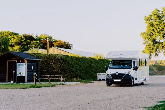 De mooiste campings in Limburg — met Camperplaats Roerdalen in de spotlight