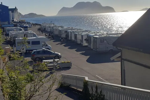 Hjelsetgården bobilparkering